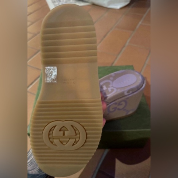 🎉HOST PICK🎉Gucci authentic platform slides.Lavender JumboGG, size 41.Worn once - Picture 4 of 5